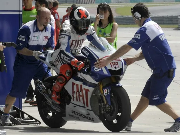 jorge lorenzo box sepang 2010
