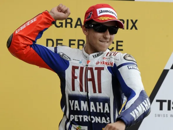 jorge lorenzo lemans winner podium yamaha