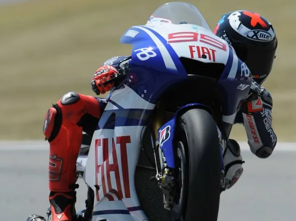 jorge lorenzo wheeling barcellona 2010