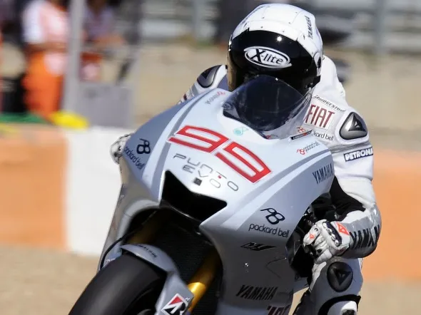 jorge lorenzo wheeling yamaha estoril
