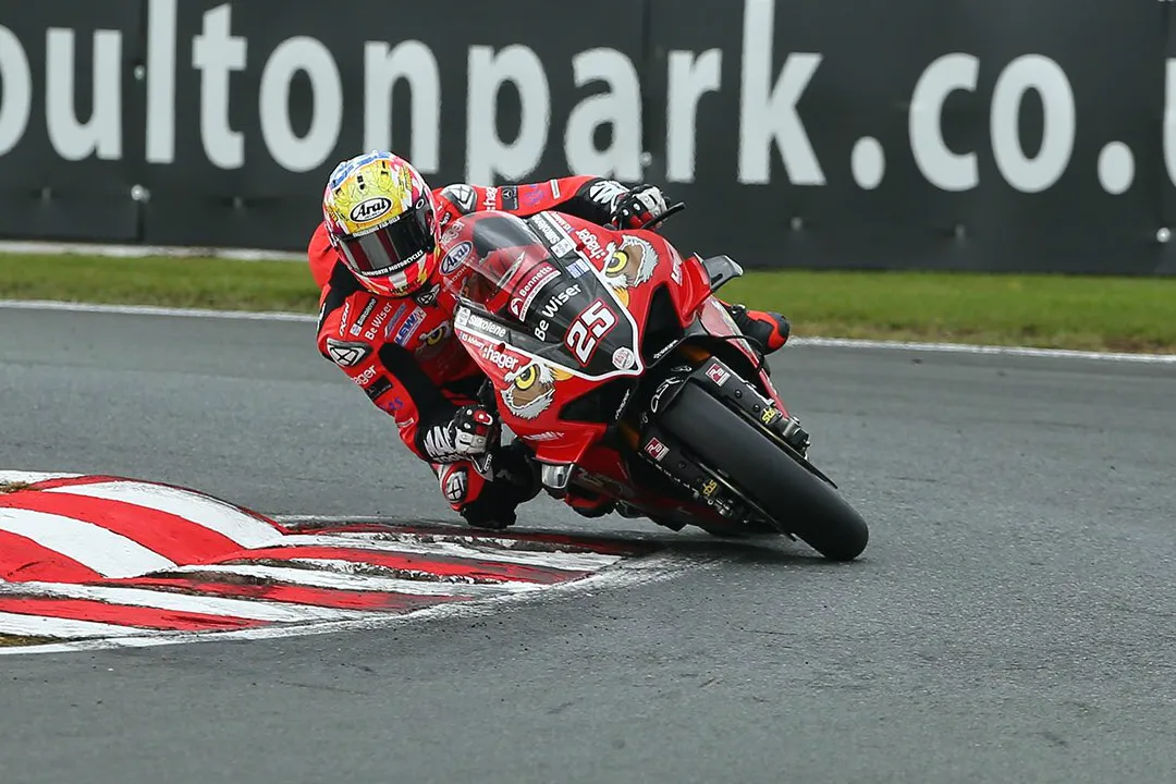 josh brookes fp1 oulton park 2019