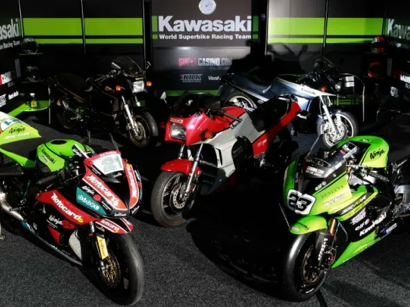 kawasaki ninja 25th anniversary superbike
