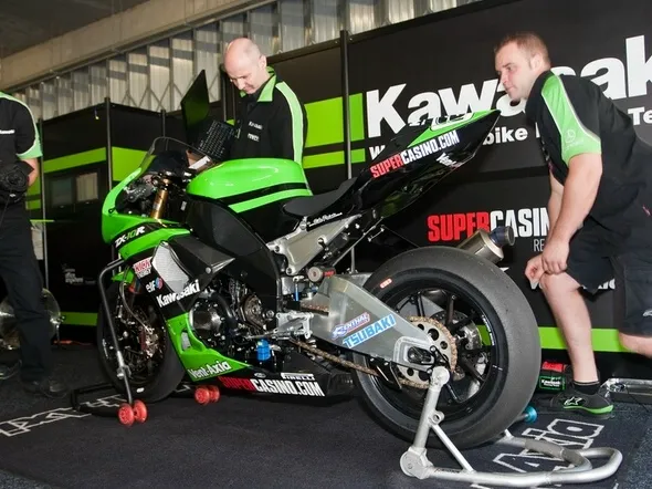 kawasaki world superbike box