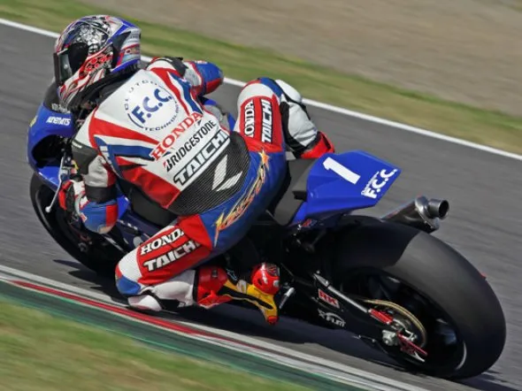 kousuke akiyoshi race1 suzuka gp 2011