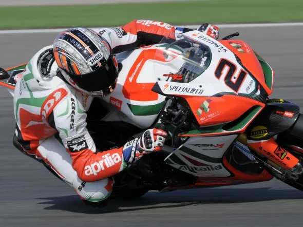 leon camier 2011 aprilia