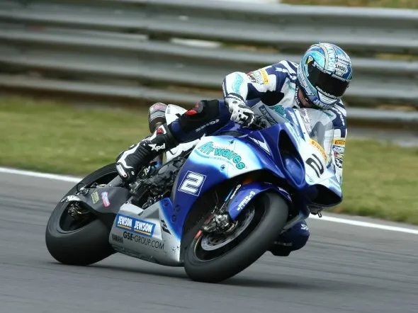 leon camier airwaves yamaha snetterton