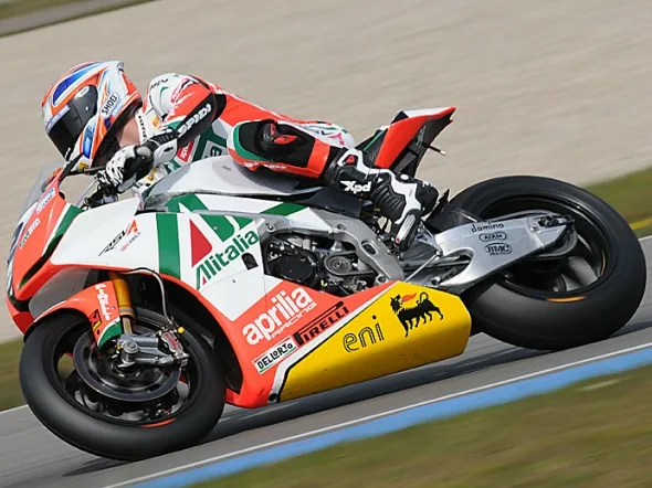 leon camier assen wsbk races