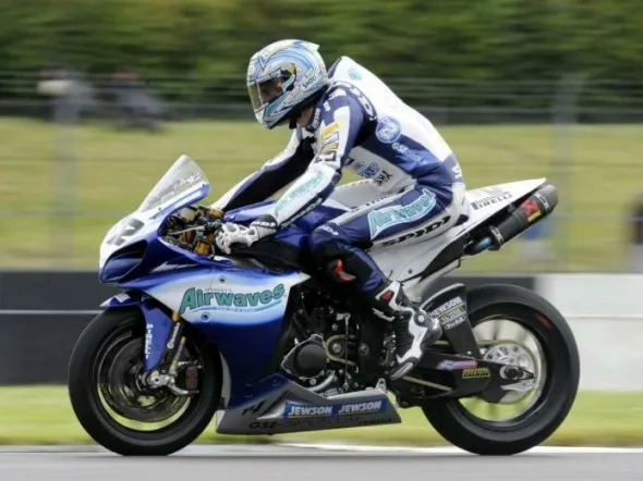 leon camier donington park wsbk