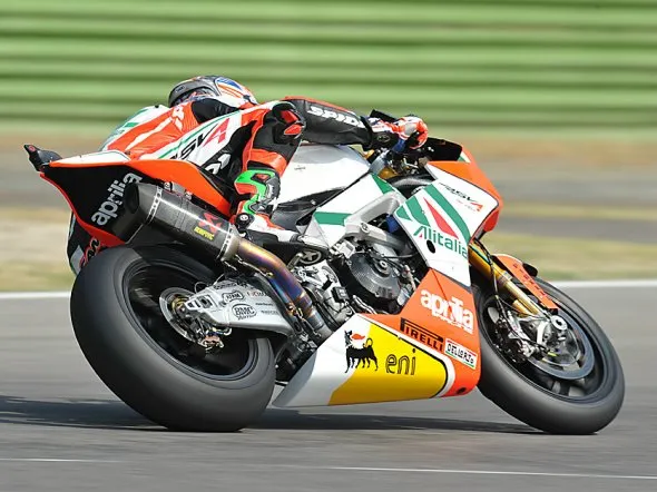 leon camier imola 2011