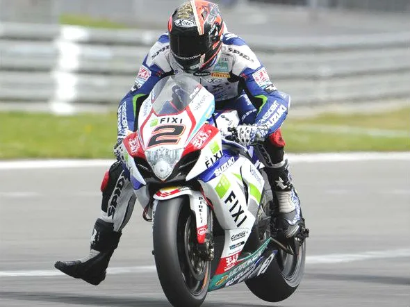 leon camier nurburgring 2013