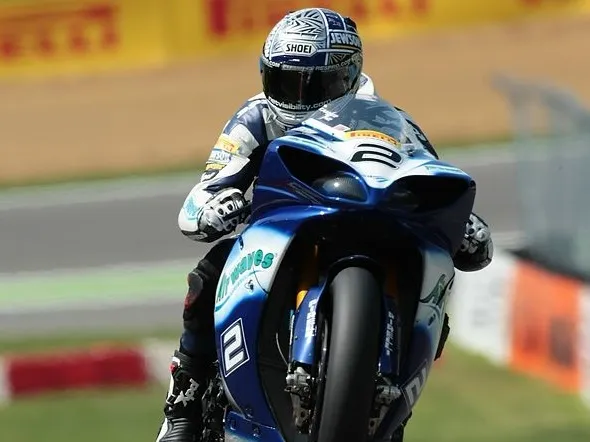 leon camier race 3 brands hatch bsb