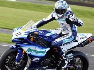 leon camier win race2 bsb oulton park