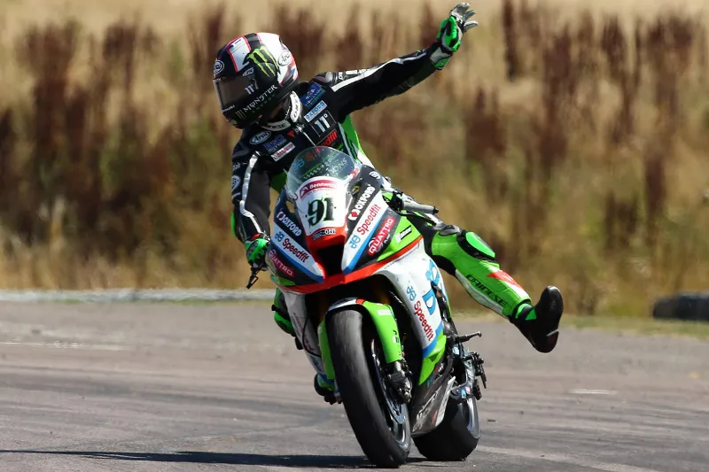 leon haslam race1 thruxton