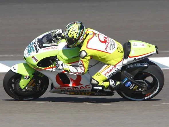 loris capirossi 2011 pramac ducati