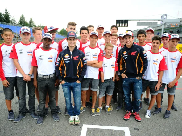 marquez pedrosa rookies cup brno 2015