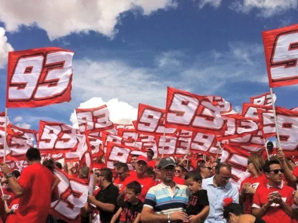 marquez vs lorenzo supporters preview valencia 1