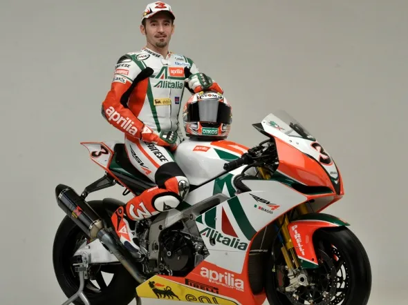 max biaggi alitalia rsv4