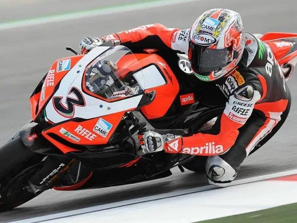 max biaggi aprilia action superbike