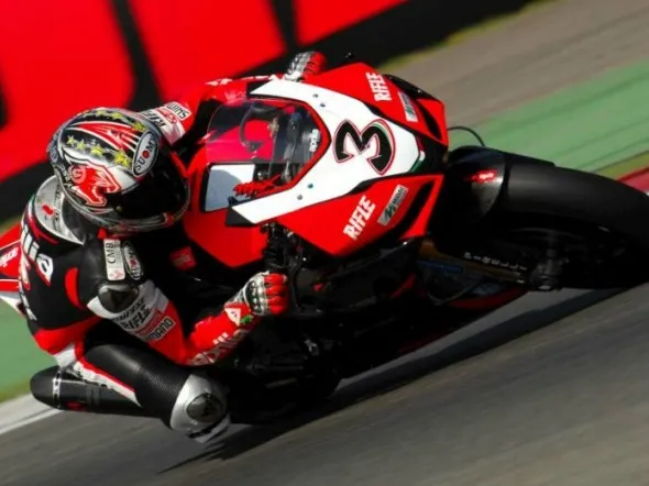 max biaggi aprilia rsv4 superbike 2009