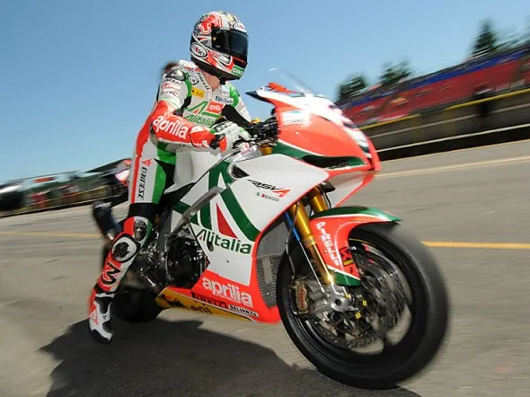 max biaggi box brno 2010