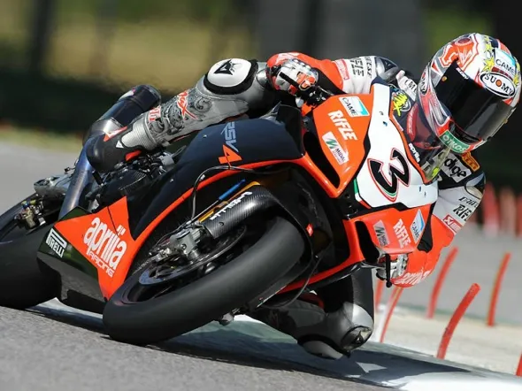 max biaggi imola aprilia rsv4