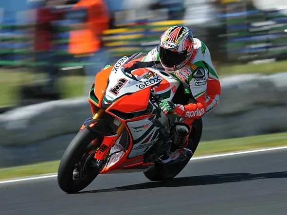 max biaggi rsv4 australia 1