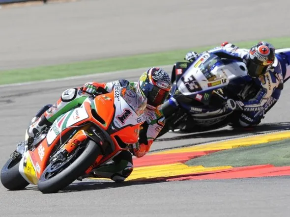 max biaggi vs marco melandri aragon 2011
