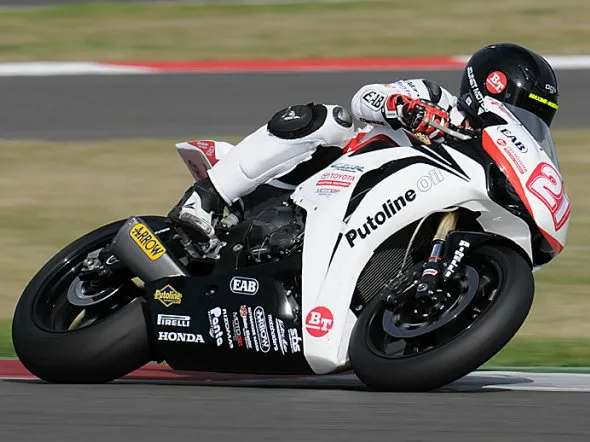 maxime berger pole superstock1000 magnycours
