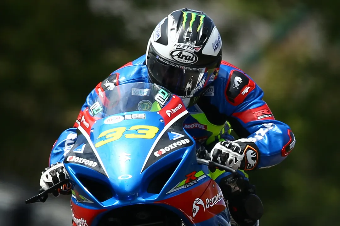 michael dunlop oulton park bsb 2017