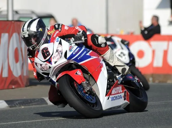 michael dunlop superbike tt practice 2013