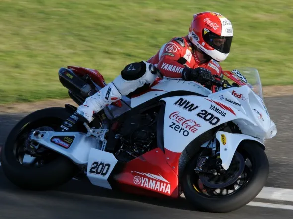 michael rutter nw200 2009 yamaha