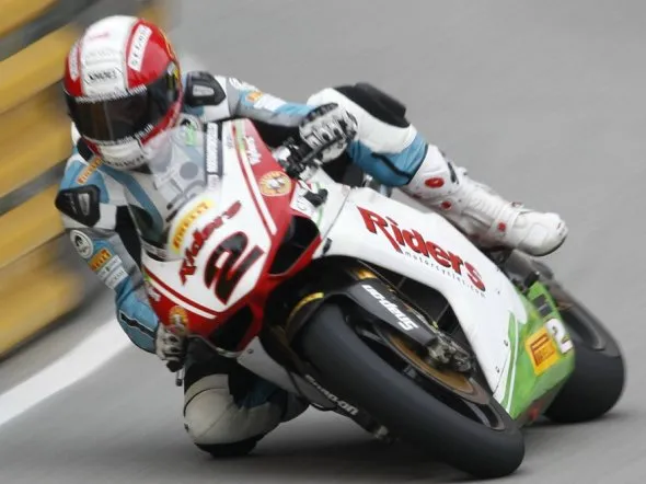michael rutter pole macau 2011