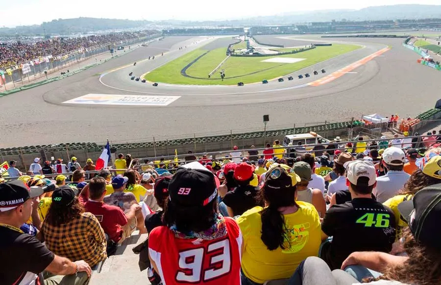 moto gp valencia urban youth hostel