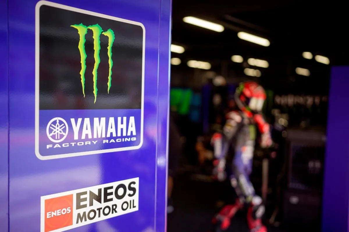 motogp box yamaha