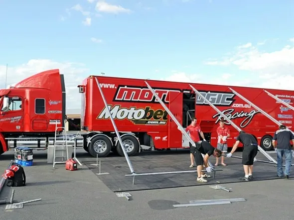 motologic racing truck