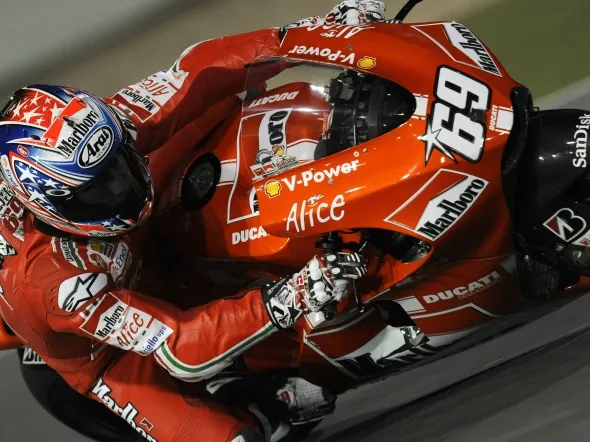nicky hayden losail action 2009