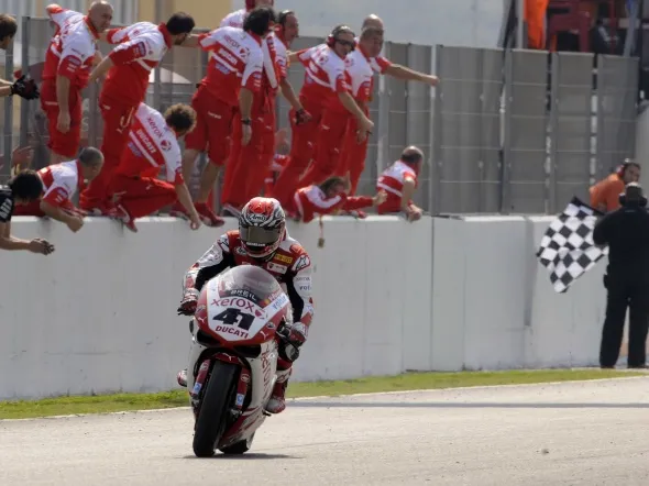 noriyuki haga race valencia superbike 2009