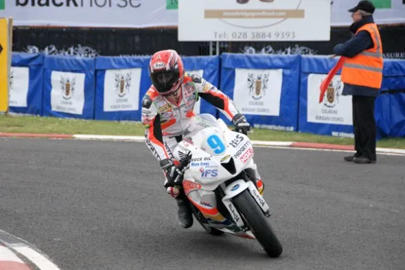 nw200 2010 ian hutchinson