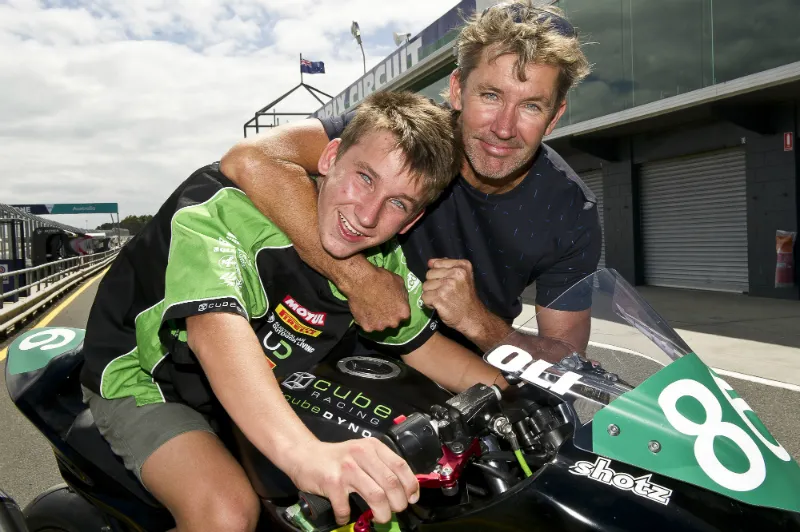 oli bayliss troy bayliss phillip island