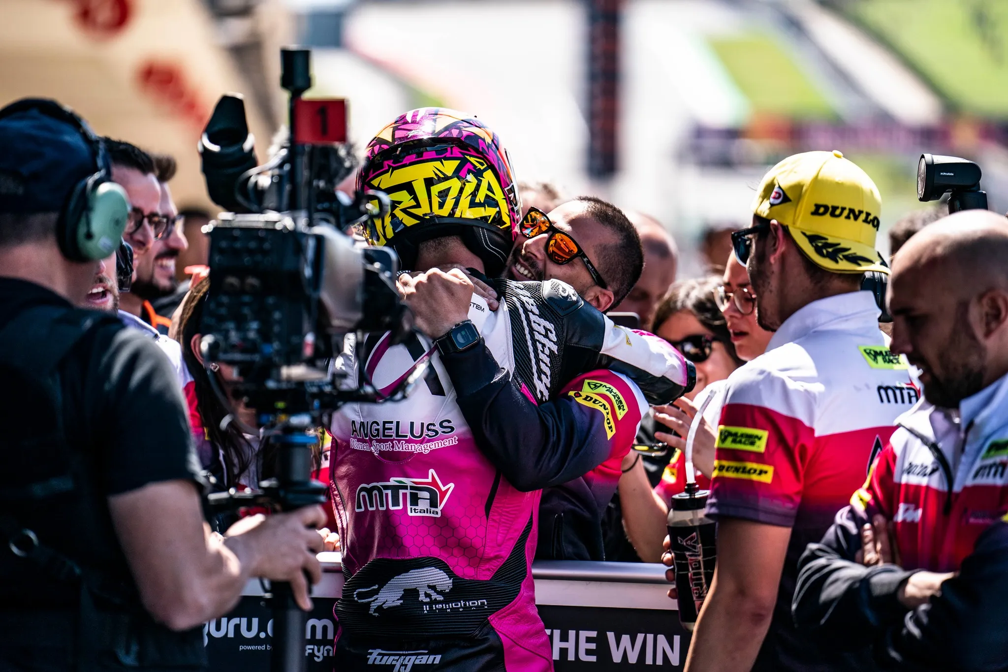 ortola tonucci abbraccio moto3 austin