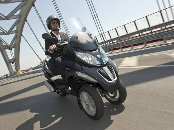 piaggio mp3 touring 2