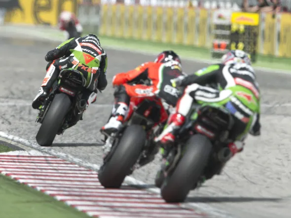 pirelli preview donington 2014 1