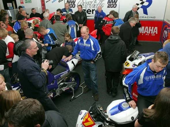 presentazione rob mac racing bsb 2009