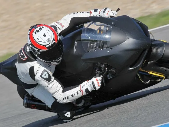 randy de puniet aprilia crt