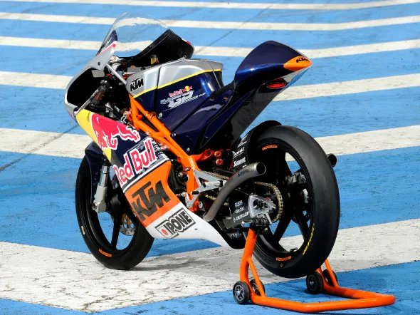 red bull rookies cup ktm rc 250 r rbr 2