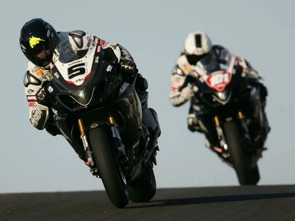 relentless suzuki road racing 2009