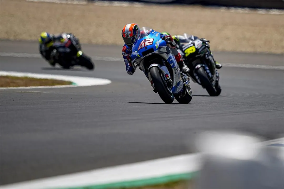 rins crutchlow motogp e1595787850144