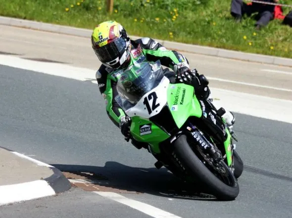 road iomtt ian lougher 2011 kawasaki blackhorse