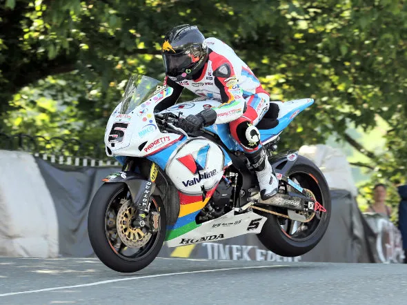 road racing bruce anstey tt ballaugh bridge 2014