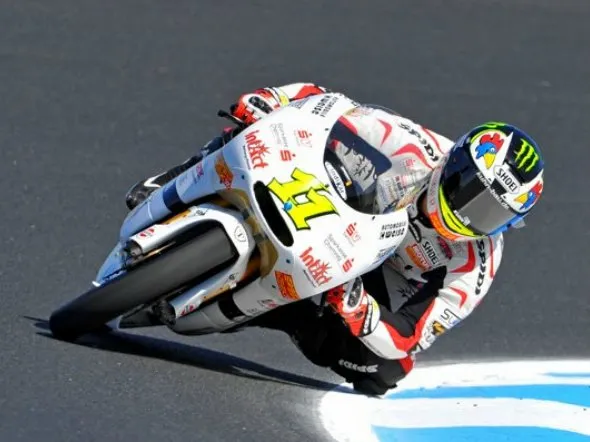 sandro cortese warm up phillip island 2011